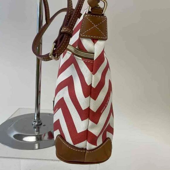 Dooney & Bourke Designer pink red /White Cross Body Bag Purse Crossbody Handbag - Picture 4 of 6